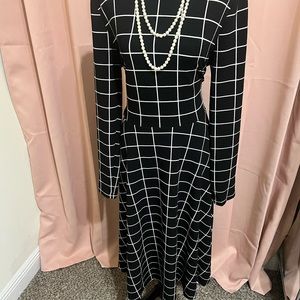 Women’s high neck fit and flare midi dress 👗